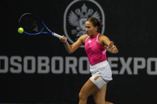 Tennis : Kamilla Rakhimova débute avec succès au Canada
