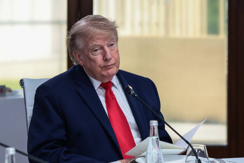 Трамп АҚШ кучларининг Яқин Шарқдан олиб чиқилиши ҳақидаги хабарларга изоҳ бермади