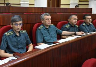 Қонун лойиҳаси: қизил чироққа такроран бўйсунилмаса, муайян вақт чегирмасиз жарима тўланади