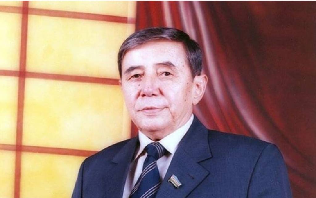 Qalbi qog‘ozdek oppoq... “millioner yozuvchi”