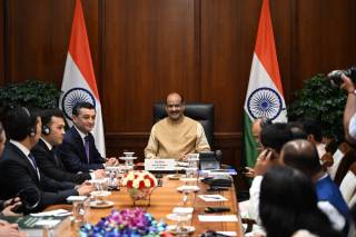 Usbekistans Außenminister trifft sich in Delhi mit dem Präsidenten des Lok Sabha des indischen Parlaments