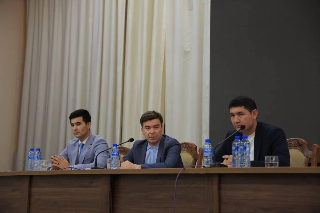 Фарғонада спорт мактабларини бошқаришнинг янги тизими тақдим этилди