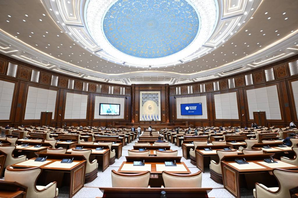 Senatning o‘n sakkizinchi yalpi majlisi o‘z ishini boshladi