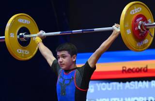 Оғир атлетика: Осиё чемпионатида Жаҳон ва қитъа рекордлари янгиланди