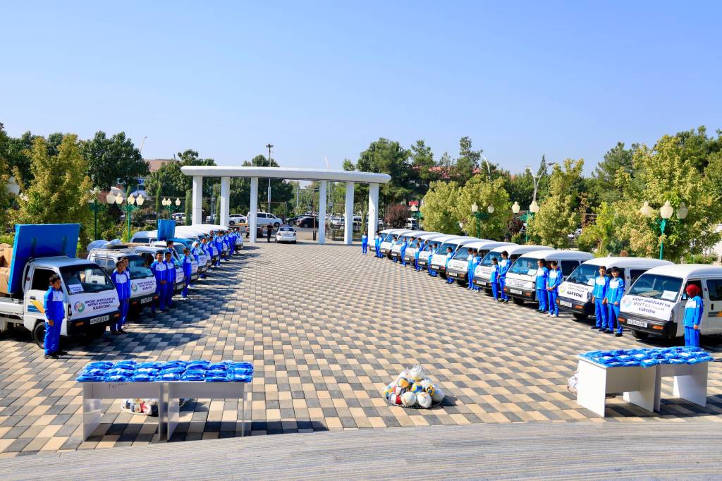 Sport maktablariga bayram sovg‘alari