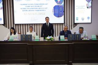 Кутубхонада янги китоблар тақдимоти