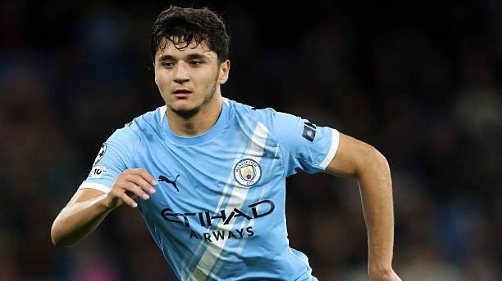 Angliya Superkubogi: Husanov "Manchester Siti"ning boshlang‘ich tarkibidan joy oldi