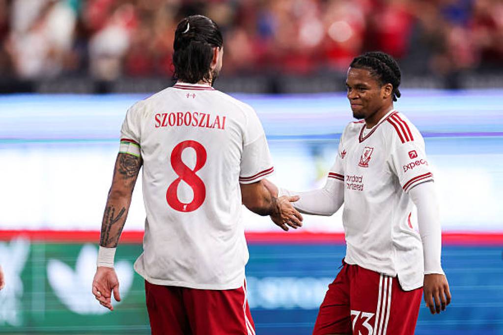 "Liverpul" iste'dodli vingeriga yangi shartnoma taklif qildi
