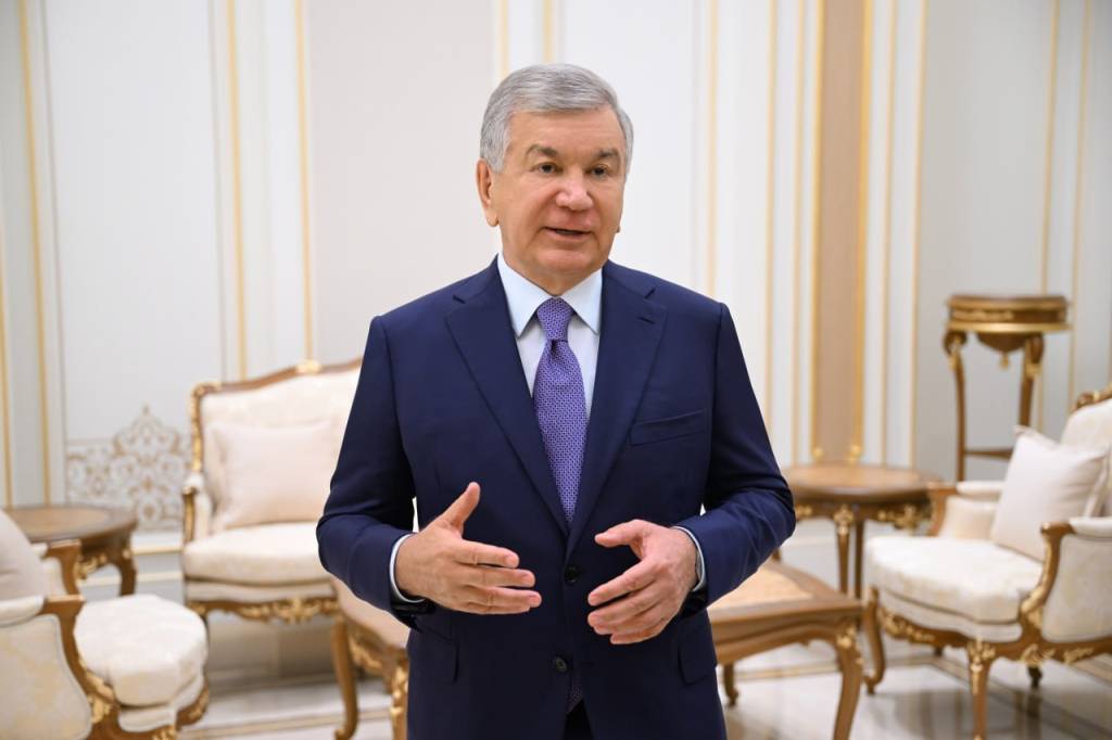 Президентимиз Урганч халқаро аэропортидаги бунёдкорлик ишлари билан танишди