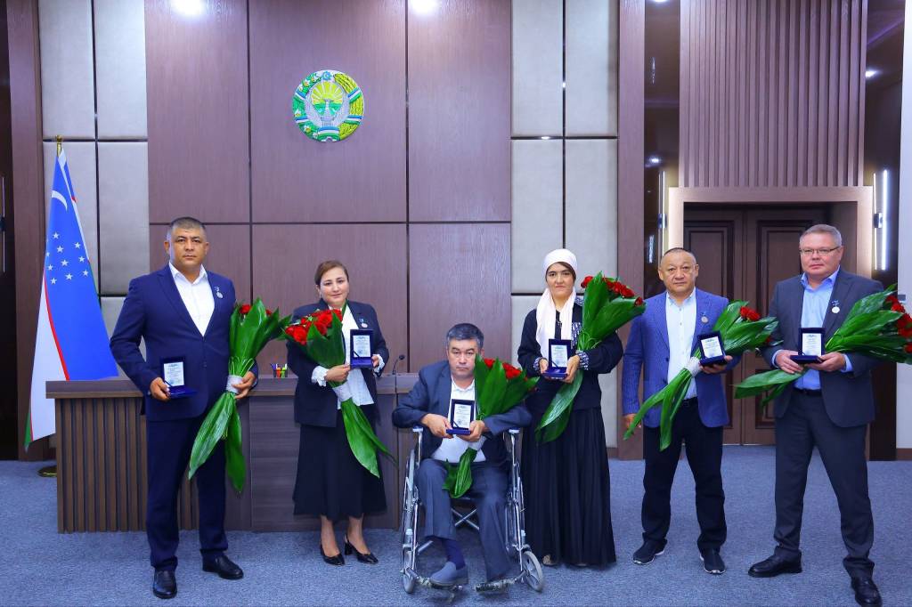 Наманганлик фидойи ва фаол тадбиркорлар тақдирланди