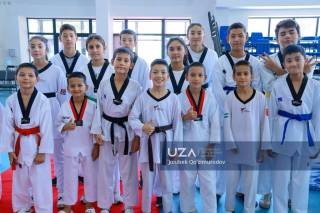 Спорт мактабларига замонавий жиҳозлар топширилди