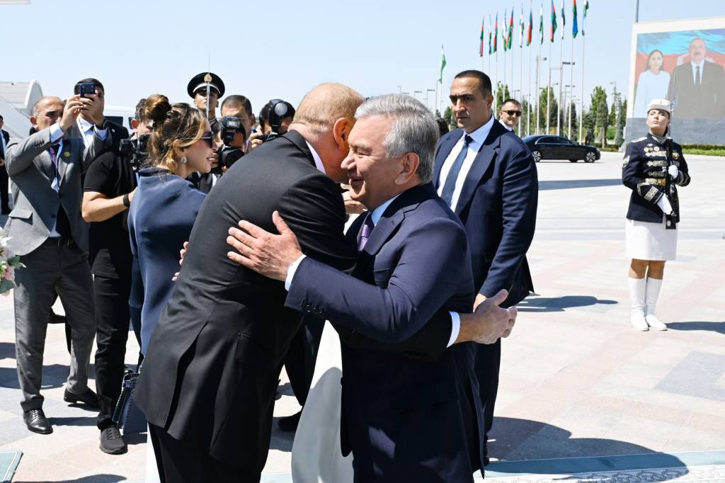 Озарбайжон Президенти давлат ташрифи билан Ўзбекистонга келди