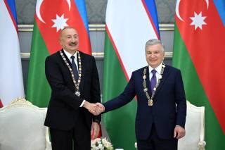 Ўзбекистон ва Озарбайжон Президентлари олий давлат мукофотлари билан тақдирландилар