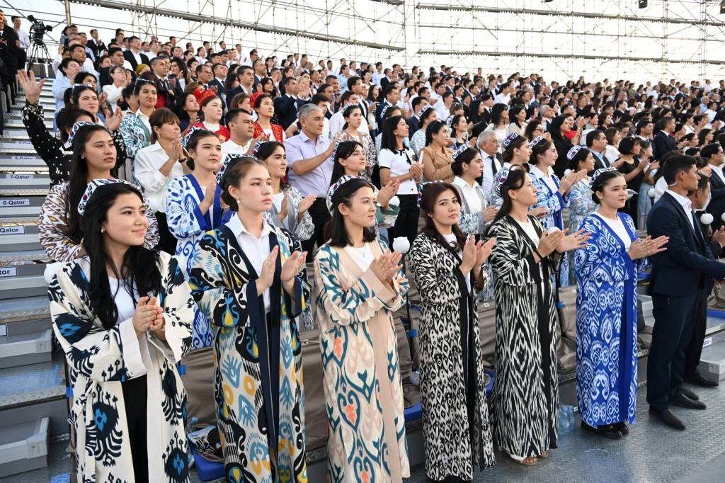– Бизнинг энг катта бойлигимиз – эртанги кунимизнинг ҳал қилувчи кучи бўлган Янги Ўзбекистон ёшларидир,  – Президент