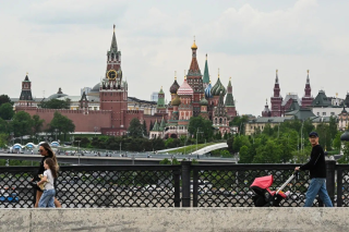 Rossiya harbiy xarajat ortishi tufayli tejamkorlikni kuchaytirmoqda