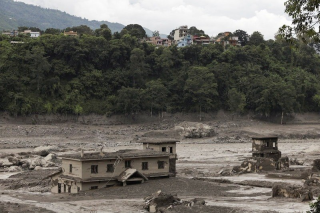 Nepalda toshqin: 28 nafar politsiya xodimi bedarak
