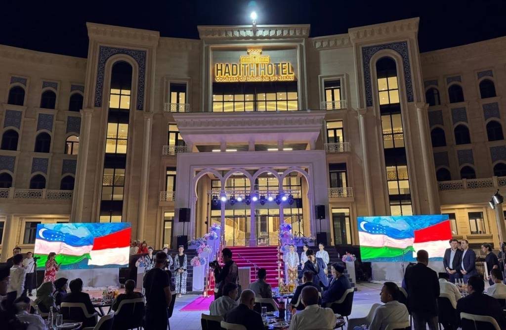 The first five-star hotel opened near the Imam Bukhari complex.
