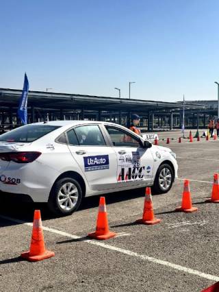 В Ташкенте соревновались автогонщики из 8 стран