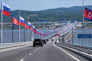 Shimoliy Koreya va Rossiya chegarasida ilk avtomobil ko‘prigi ochildi