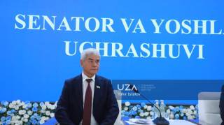 Сенатор ва талаба-ёшлар учрашуви