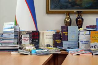 Миллий кутубхона фондига адабиётлар ҳадя қилинди