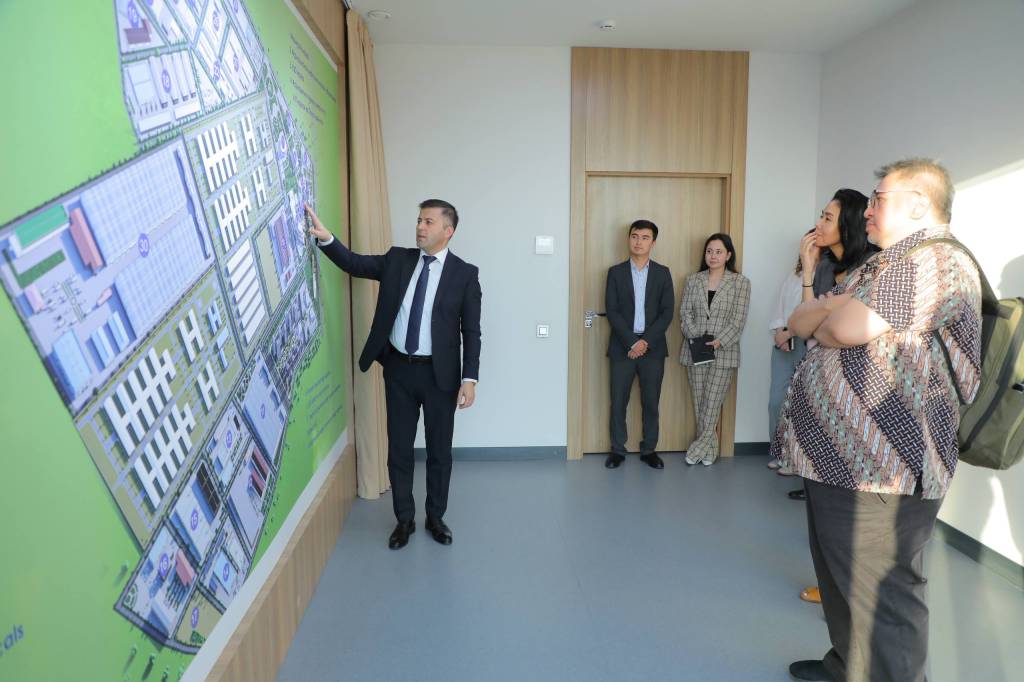 ОТБ делегацияси Ўзбекистон фармацевтика соҳасидаги ислоҳотлар билан танишди