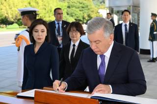 O‘zbekiston Prezidenti Koreya Respublikasining Milliy yodgorlik majmuasiga tashrif buyurdi