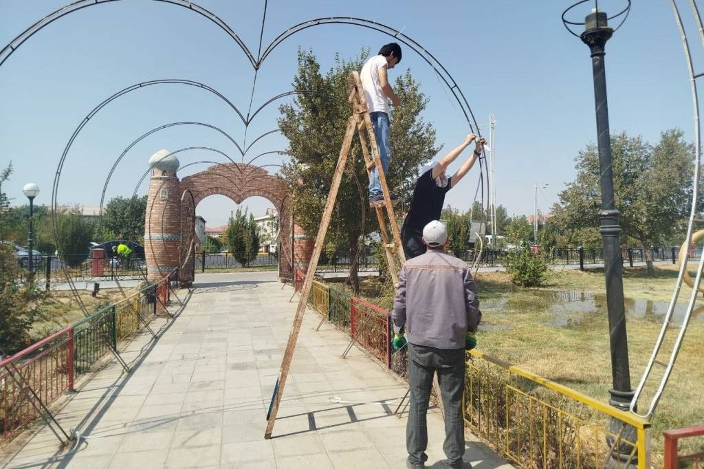 Ташландиқ ҳолга келган истироҳат боғи қайта обод қилинмоқда