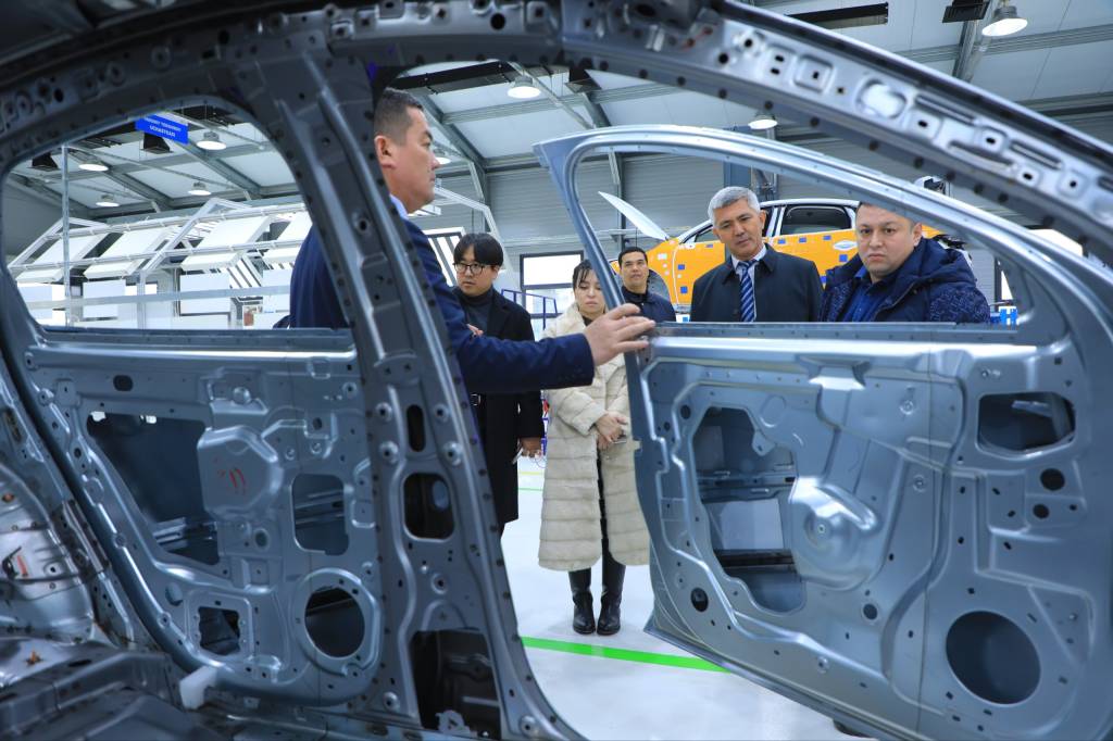 Автосаноат кўргазмаси-8 Автосаноат кўргазмаси-8