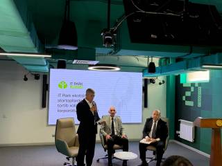 IT Park резидентлари билан очиқ мулоқот