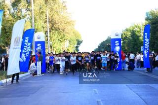Навоийда “Silk Road Uzbekistan” ва “Талаба югур” оммавий югуриш марафони ўтказилди