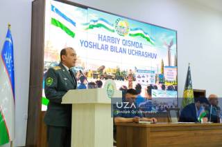 Ҳарбийлар ёшлар билан учрашди