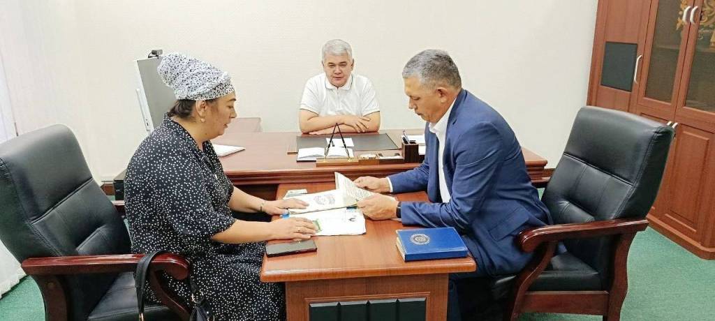 Суд раиси Халқ қабулхонасида фуқаролар мурожаатларини тинглади