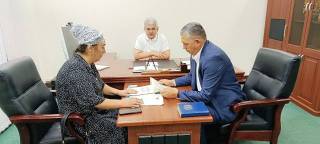 Суд раиси Халқ қабулхонасида фуқаролар мурожаатларини тинглади