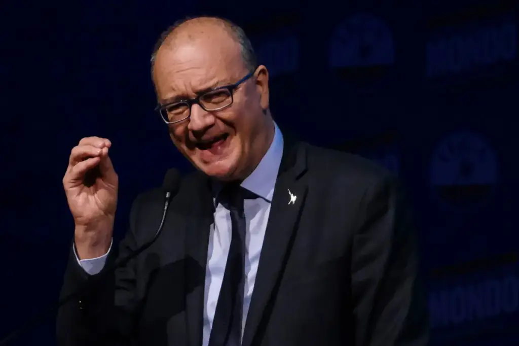 Italiya vaziri: Chet ellik tilimizni bilmasa, sinfga kirmaydi