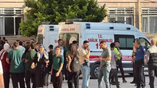 Туркия: мактаб ёнидаги отишмада 11 ўқувчи яраланди
