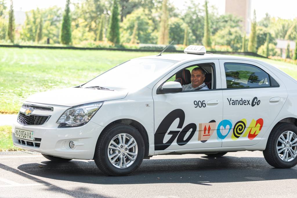 850 тысяч поездок в Yandex Go совершили глухие водители