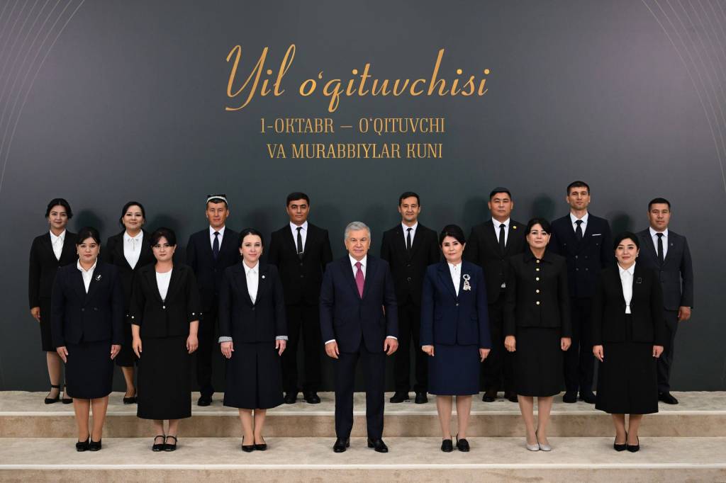 Davlatimiz rahbari ta’limdagi islohotlar natijalari va zamonaviy ilmiy infratuzilma bilan tanishdi