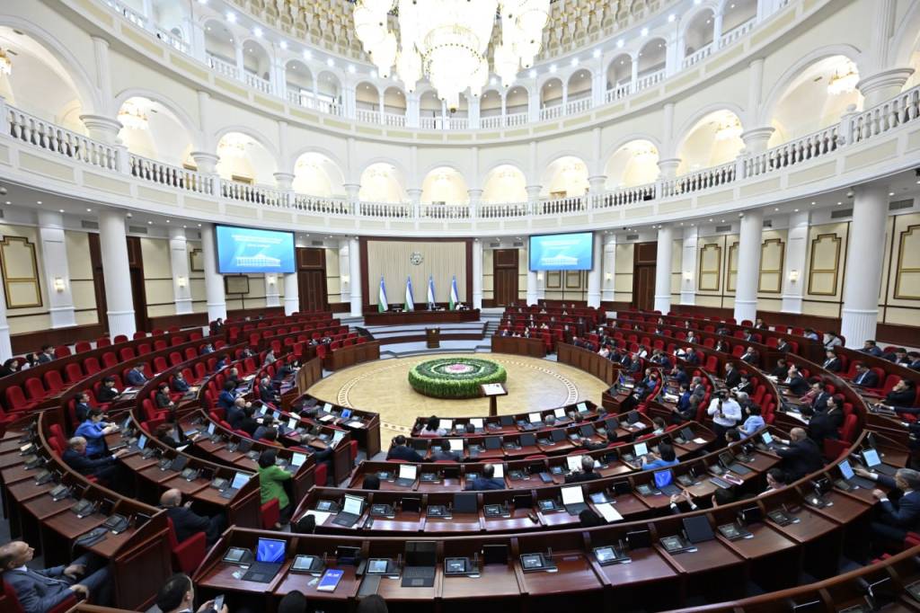 Қуйи палатанинг навбатдаги мажлиси бўлиб ўтмоқда