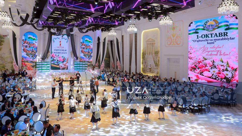 Сурхондарёда устоз ва мураббийлар шарафланди
