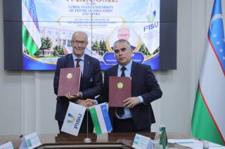 FISU prezidentiga O‘zbekistonda faxriy professor unvoni topshirildi