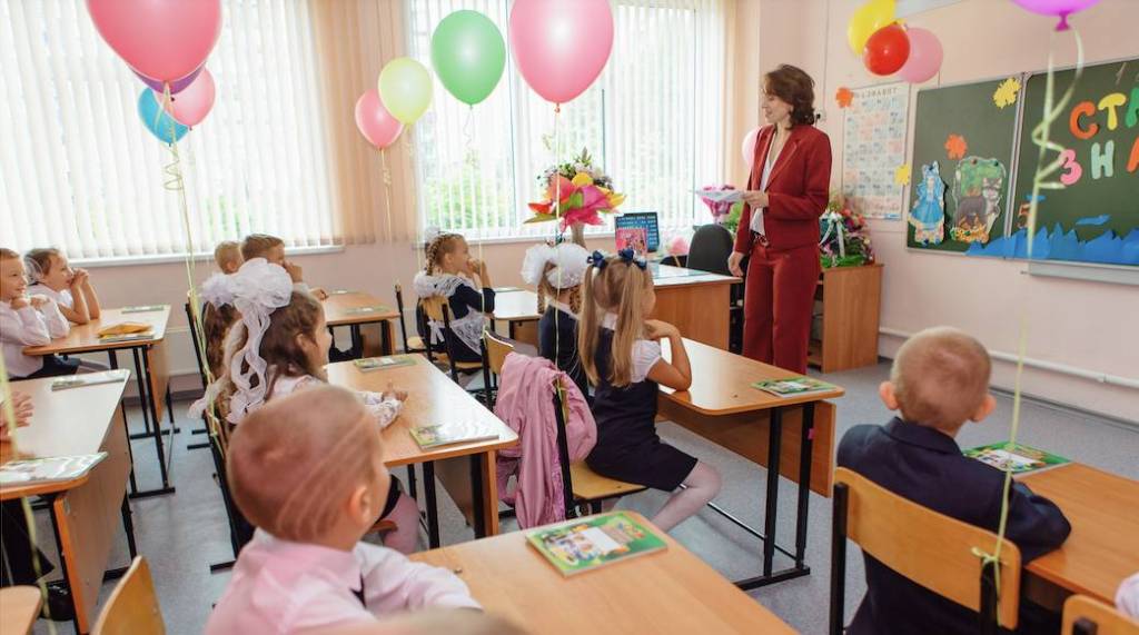 Ўқитувчининг меҳнати — қонун ҳимоясида: педагогларга қандай имтиёзлар берилган?