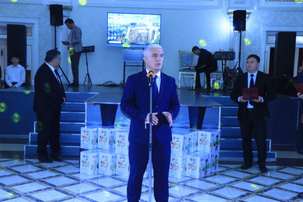 Устозларга эҳтиром