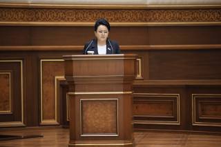 Мансабдор ва тегишли мақомга эга шахслар асоссиз таъқиб ва босимлардан ҳимоя қилинади