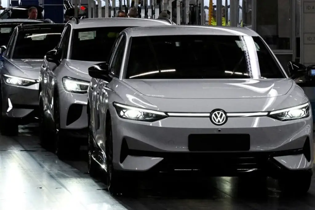 “Volkswagen” автомобиль савдосида сўнгги тўрт йилдаги энг кескин пасайиш кузатилди