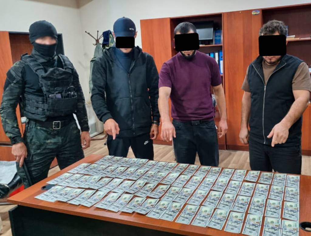 Қалбаки доллар савдоси фош этилди