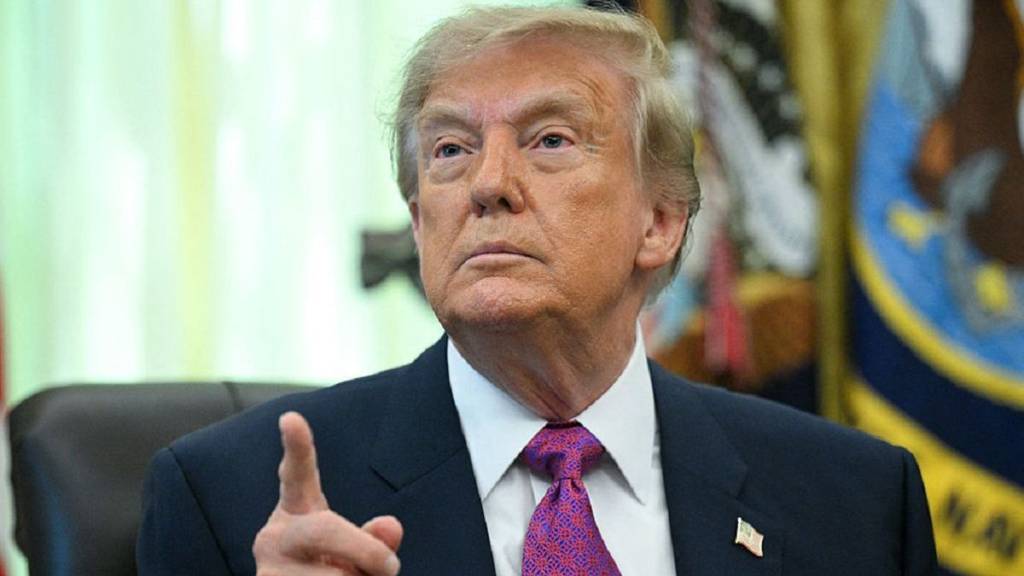 Трамп: Пекин ва Москва Эронга ёрдам бераётганига ишонмайман!