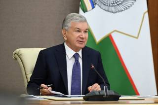 President reviews projects to develop mahallas and social infrastructure in Tashkent