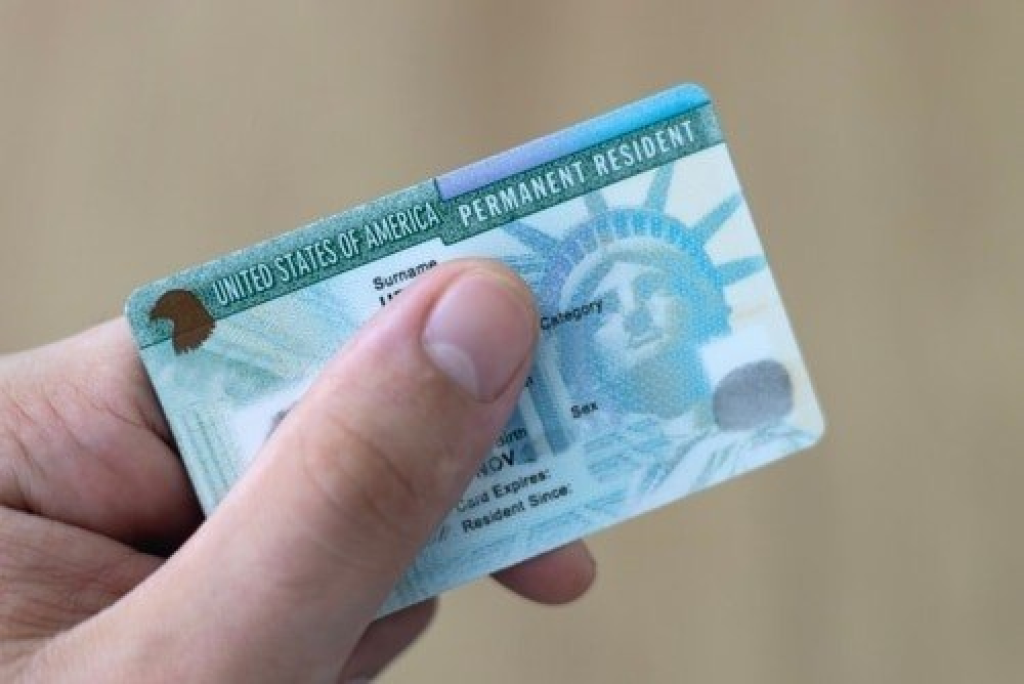 Калифорния суди “Green Card” лотереясини қайта тиклаш бўйича қарор чиқарди