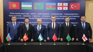 Kazinform: Тошкентда транспорт йўлагини ривожлантириш муҳокама қилинди